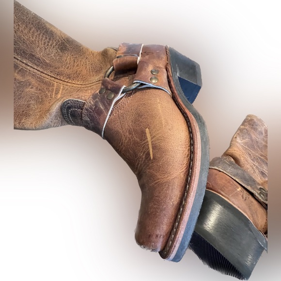 Womens Frye Harness 12R boots - Picture 2 of 7